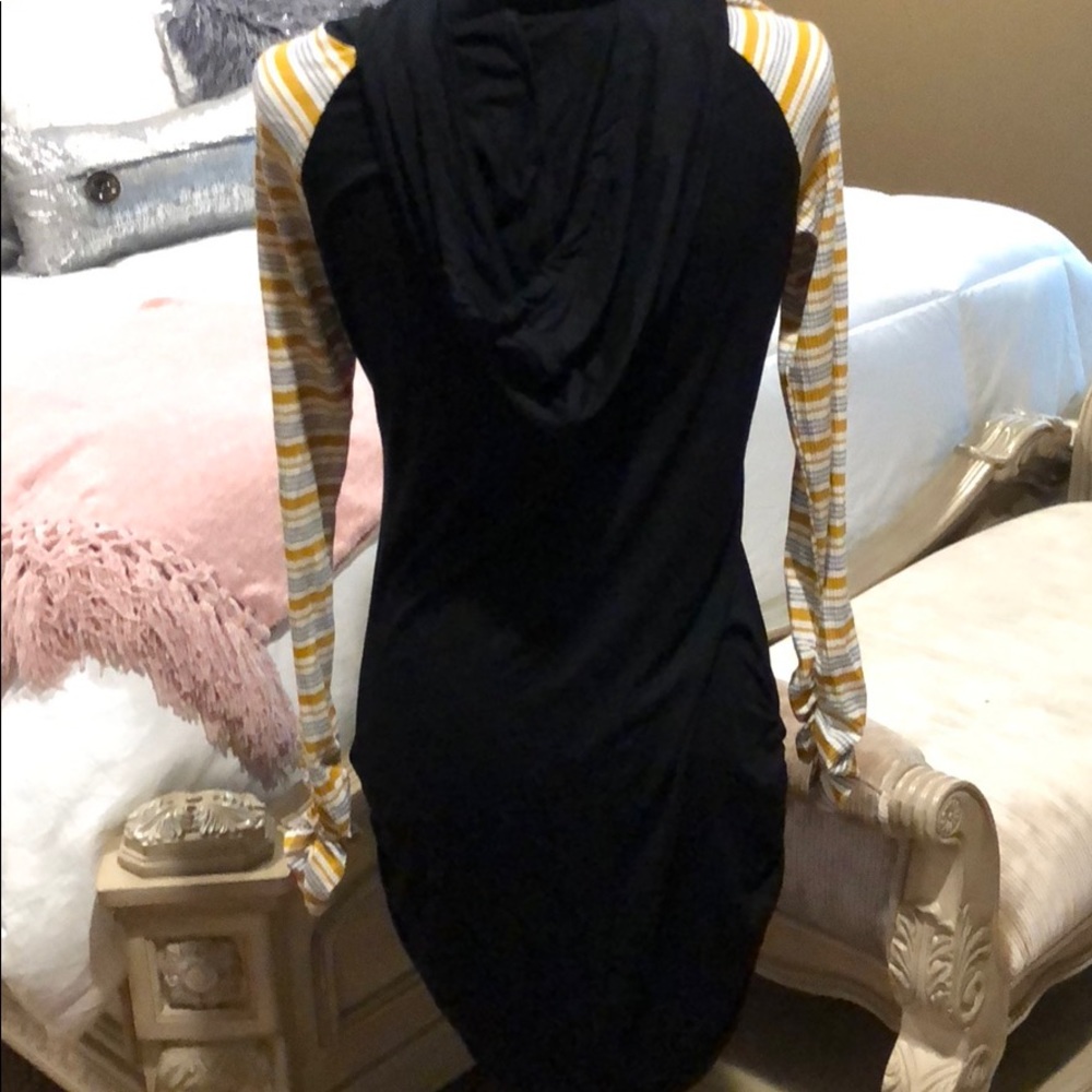 Tunic - Picture 4 of 5